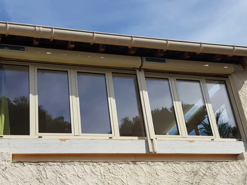 Bandeau de fenêtres vitrées posé en rénovation