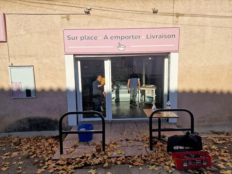 Devanture aluminium d'un restaurant aux Milles